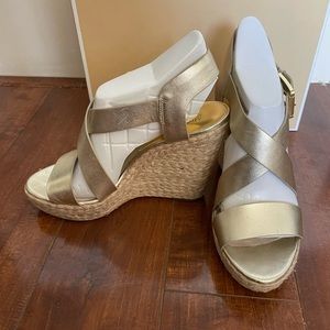 Michael Kors Giovanna Leather Espadrille Wedge Pale Gold